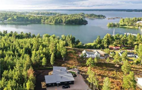 Beautiful Home In Vstervik With Kitchen