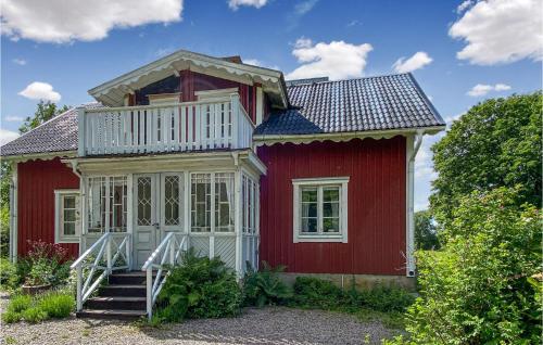 Awesome Home In Trans With Kitchen