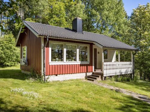 Chalet Mjöhult Skogen - HAL022 by Interhome